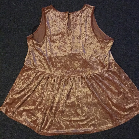 Knox Rose velvet peplum tank NWT - Picture 5 of 6